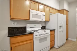 Photo #5: 2097239 Listing 