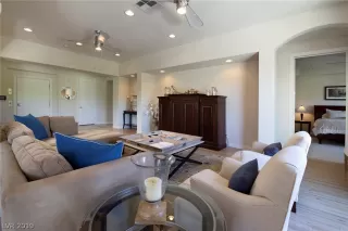 Photo #3: 2097295 Listing 