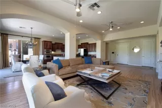 Photo #4: 2097295 Listing 