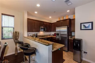 Photo #4: 2097312 Listing