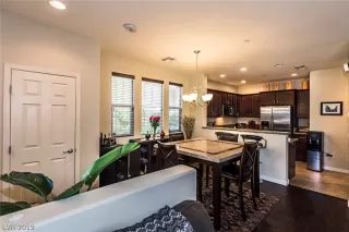 Photo #5: 2097312 Listing