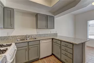 Photo #6: 2097501 Listing