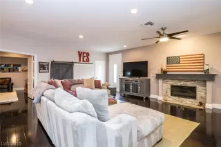 Photo #2: 2097510 Listing