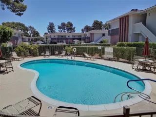 Photo #5: 2097535 Listing