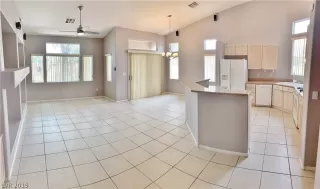 Photo #6: 2097587 Listing