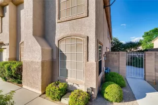 Photo #4: 2097624 Listing 