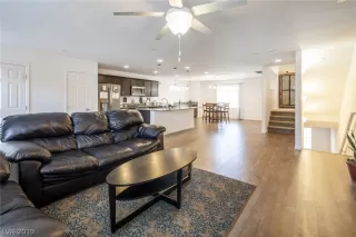 Photo #3: 2097654 Listing