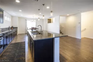 Photo #4: 2097654 Listing