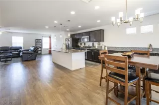 Photo #5: 2097654 Listing