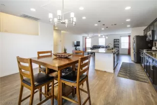 Photo #6: 2097654 Listing