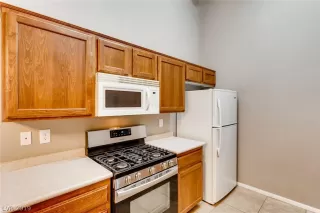 Photo #5: 2097665 Listing