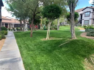 Photo #3: 2097773 Listing