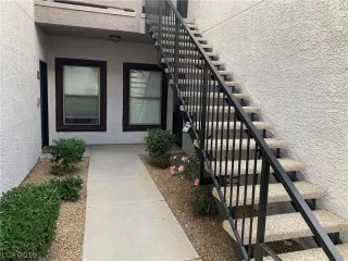 Photo #4: 2097773 Listing