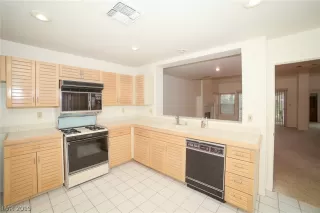 Photo #4: 2097843 Listing 