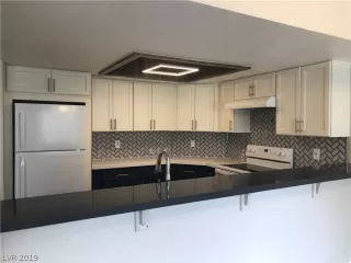 Photo #3: 2097882 Listing 