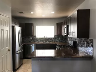 Photo #2: 2097932 Listing 