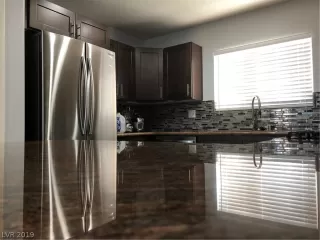 Photo #5: 2097932 Listing 