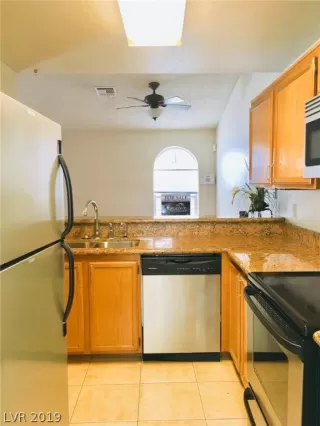 Photo #1: 2097939 Listing