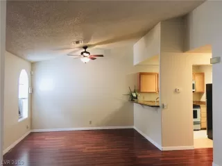 Photo #3: 2097939 Listing