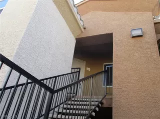 Photo #2: 2097992 Listing 