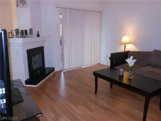 Photo #5: 2098049 Listing