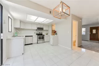 Photo #6: 2098050 Listing