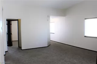 Photo #3: 2098081 Listing