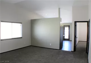 Photo #5: 2098081 Listing