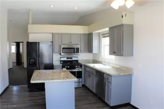 Photo #6: 2098081 Listing