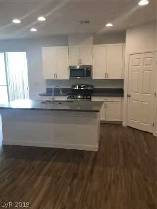 Photo #3: 2098143 Listing 