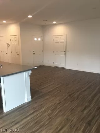 Photo #6: 2098143 Listing 