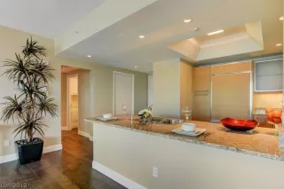 Photo #2: 2098198 Listing