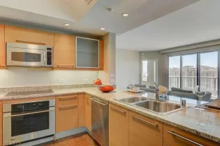 Photo #5: 2098198 Listing