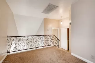 Photo #6: 2098220 Listing