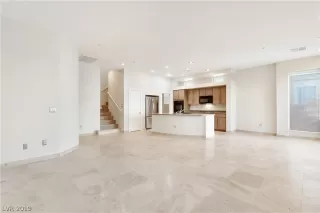 Photo #2: 2098241 Listing 