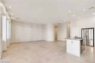 Photo #3: 2098241 Listing 