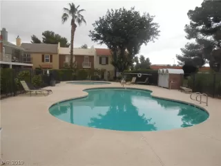 Photo #3: 2098270 Listing