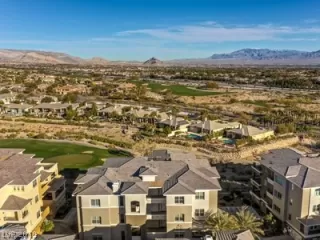 Photo #1: 2098288 Listing