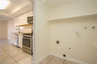 Photo #4: 2098333 Listing