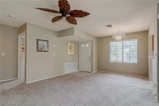 Photo #6: 2098415 Listing