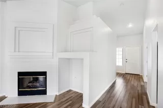 Photo #2: 2098418 Listing