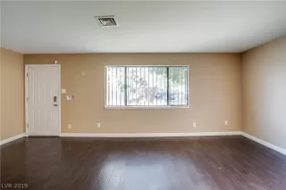 Photo #5: 2098437 Listing 