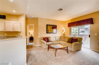 Photo #2: 2098449 Listing