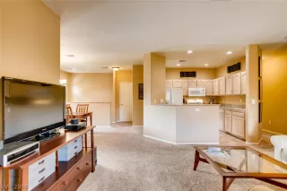 Photo #6: 2098449 Listing