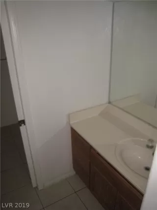 Photo #5: 2098472 Listing 