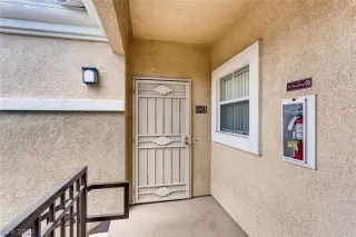 Photo #3: 2098517 Listing