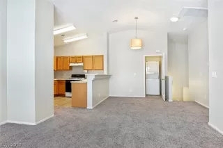 Photo #2: 2098556 Listing