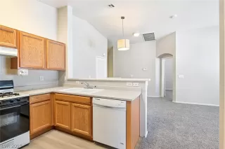 Photo #6: 2098556 Listing