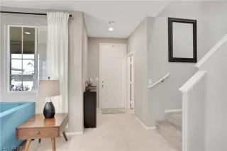 Photo #5: 2098559 Listing 