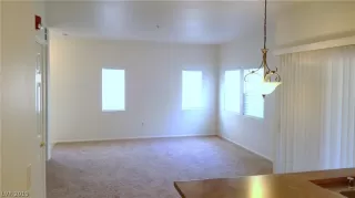 Photo #5: 2098588 Listing